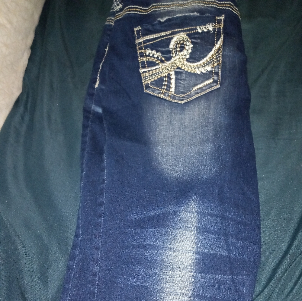 Womans size 17 no boundaries  Capri EUC jeans